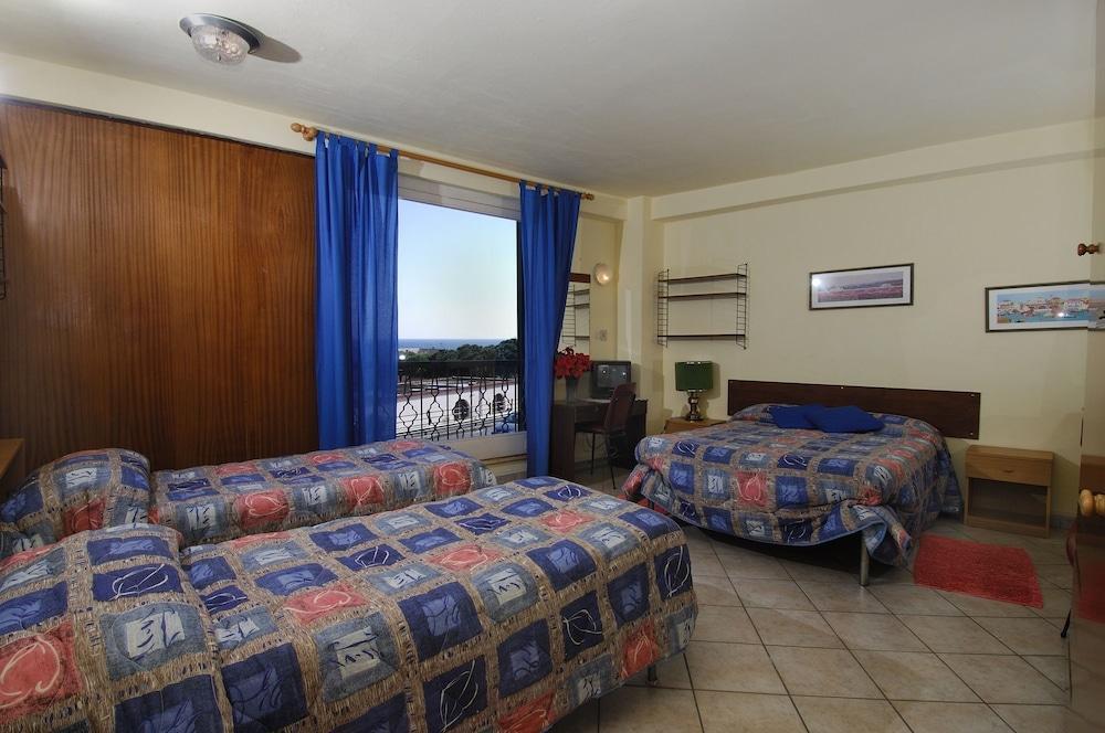Hotel Nettuno Диано Марина Екстериор снимка