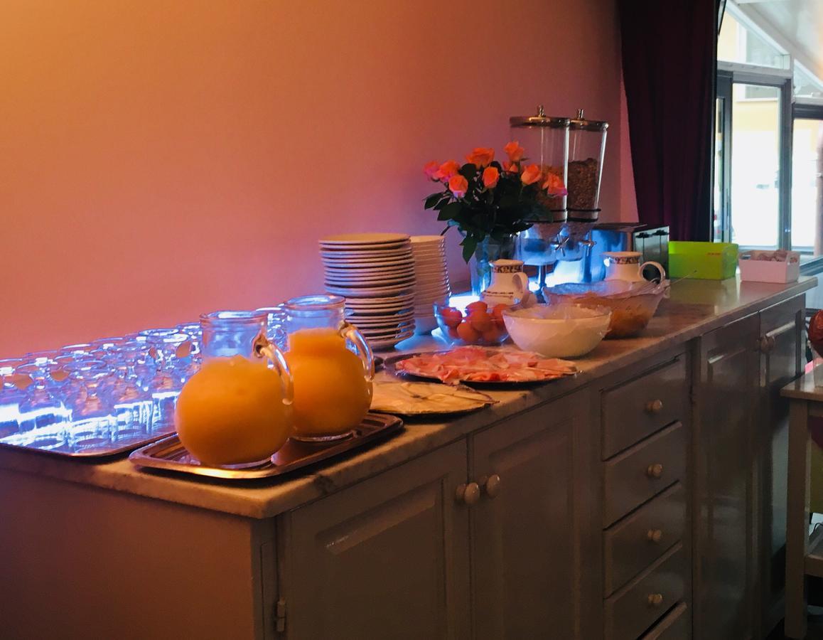 Hotel Nettuno Диано Марина Екстериор снимка