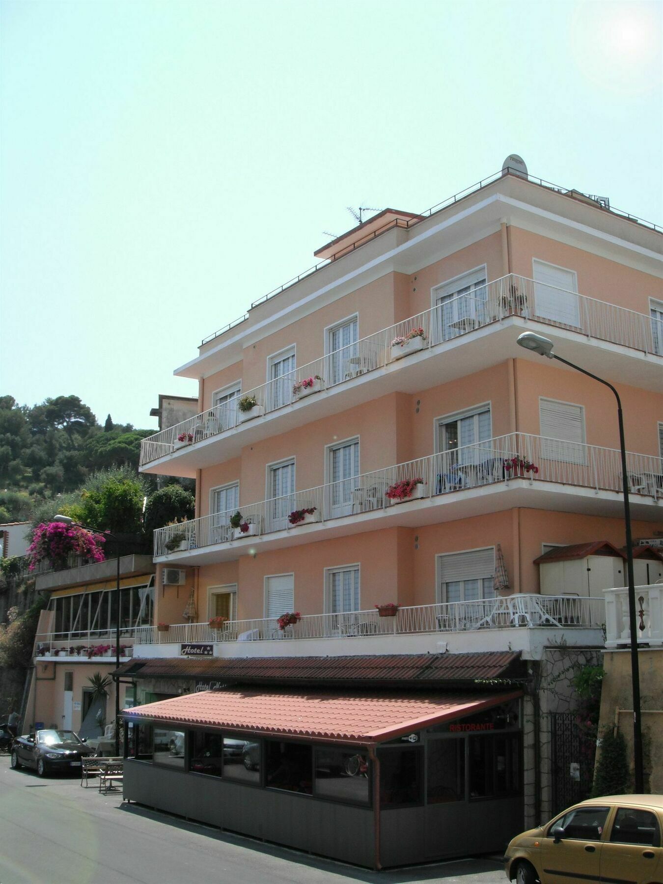 Hotel Nettuno Диано Марина Екстериор снимка