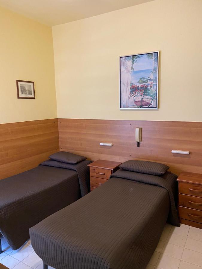 Hotel Nettuno Диано Марина Екстериор снимка