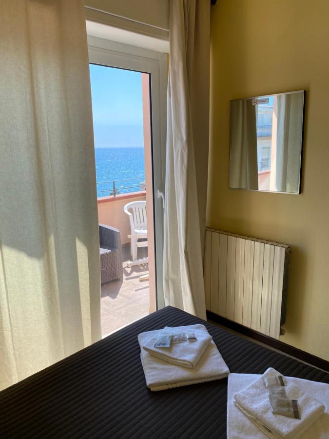 Hotel Nettuno Диано Марина Екстериор снимка
