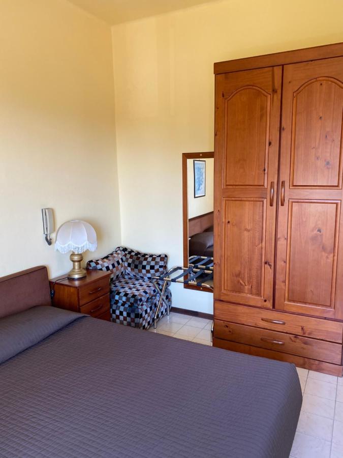 Hotel Nettuno Диано Марина Екстериор снимка
