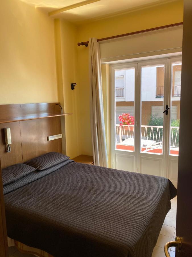 Hotel Nettuno Диано Марина Екстериор снимка